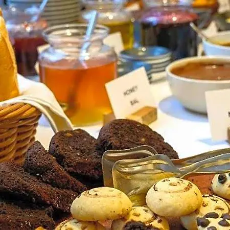 ホテル Four Points Flex By Sheraton Taksim Square 4*
