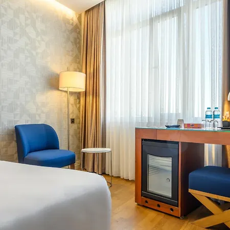 Four Points Flex By Sheraton Taksim Square 3* Стамбул