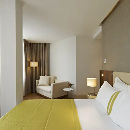 Four Points Flex By Sheraton Taksim Square 3* Стамбул