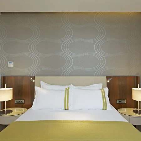 Отель Four Points Flex By Sheraton Taksim Square 3*