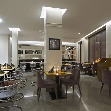 Отель Four Points Flex By Sheraton Taksim Square Стамбул