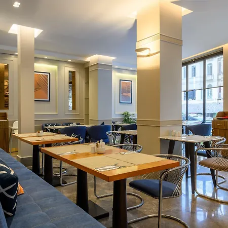 Отель Four Points Flex By Sheraton Taksim Square 3*