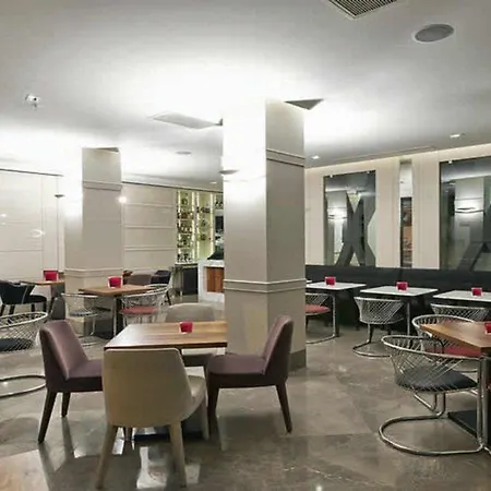 Отель Four Points Flex By Sheraton Taksim Square Стамбул