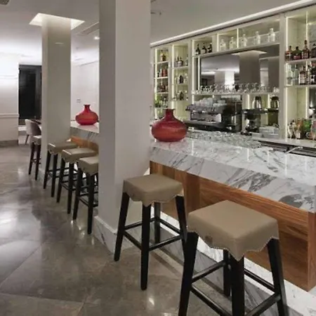 Отель Four Points Flex By Sheraton Taksim Square 3*
